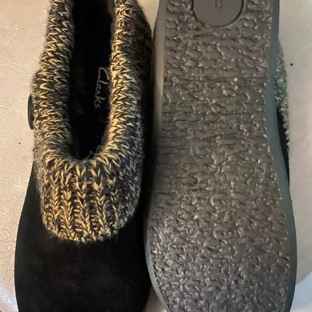 (EUC) Clarks Black Buckskin and Grey Knit Cuff Footwear size 9 - Picture 3 of 8